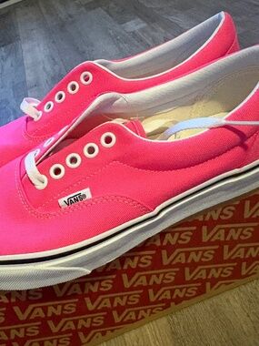 Vans Era Knockout Pink Brand New Size 8